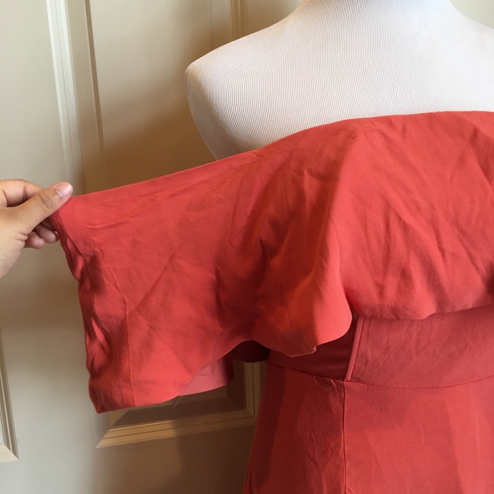 Cupcakes and Cashmere Rudy Off The Shoulder Dress Size 6 - Picture 6 of 8